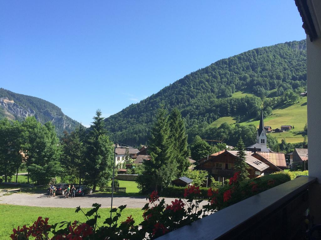 Gaestehaus Laesser Mellau Ruang foto